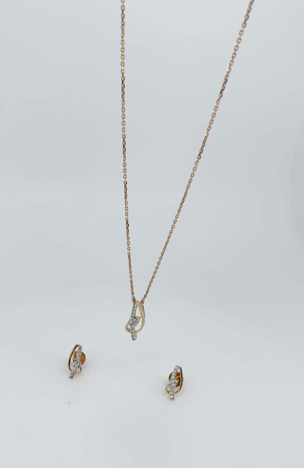 Oval Harmony Diamond Pendant - Image 4