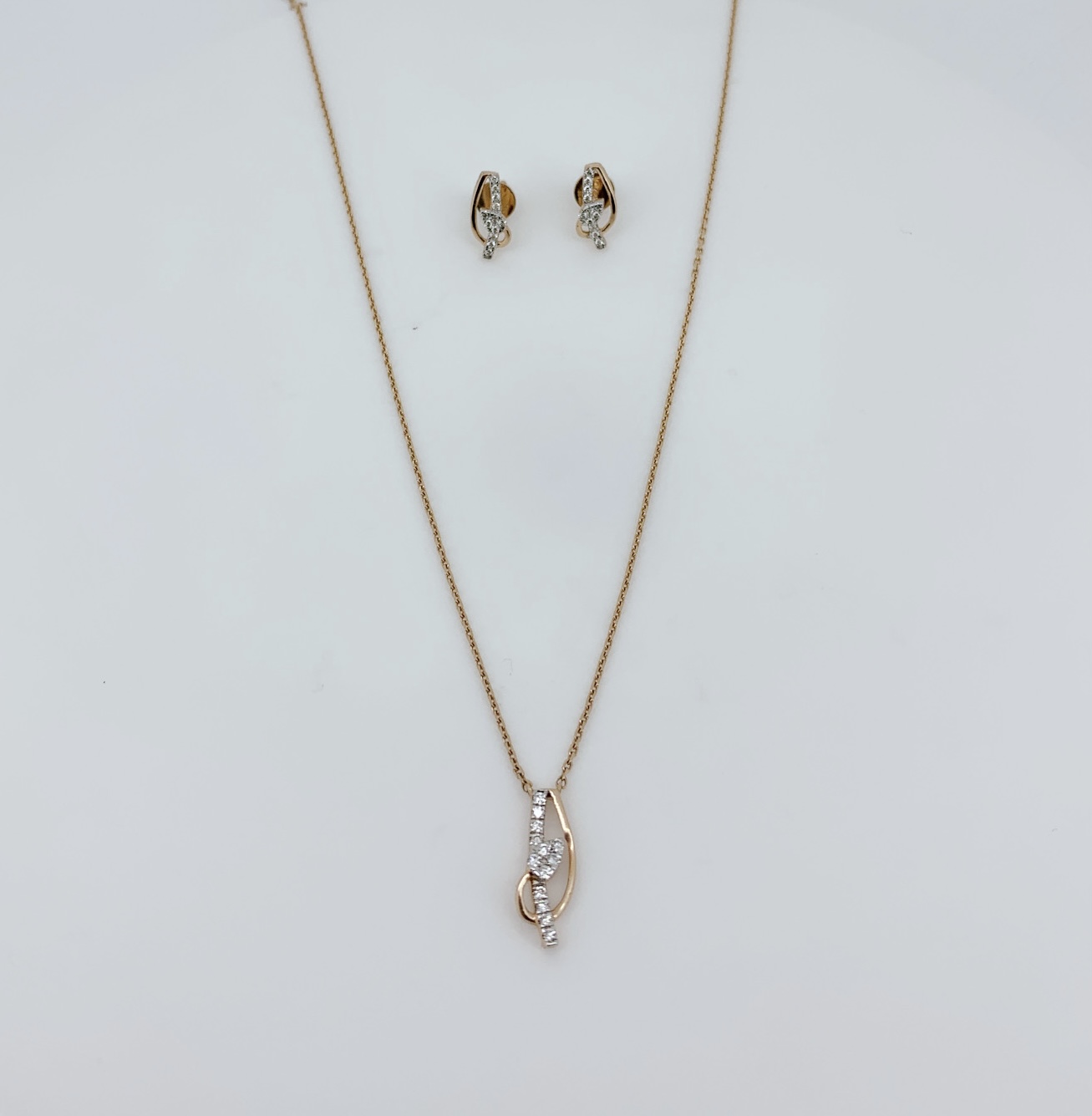 Oval Harmony Diamond Pendant - Image 3
