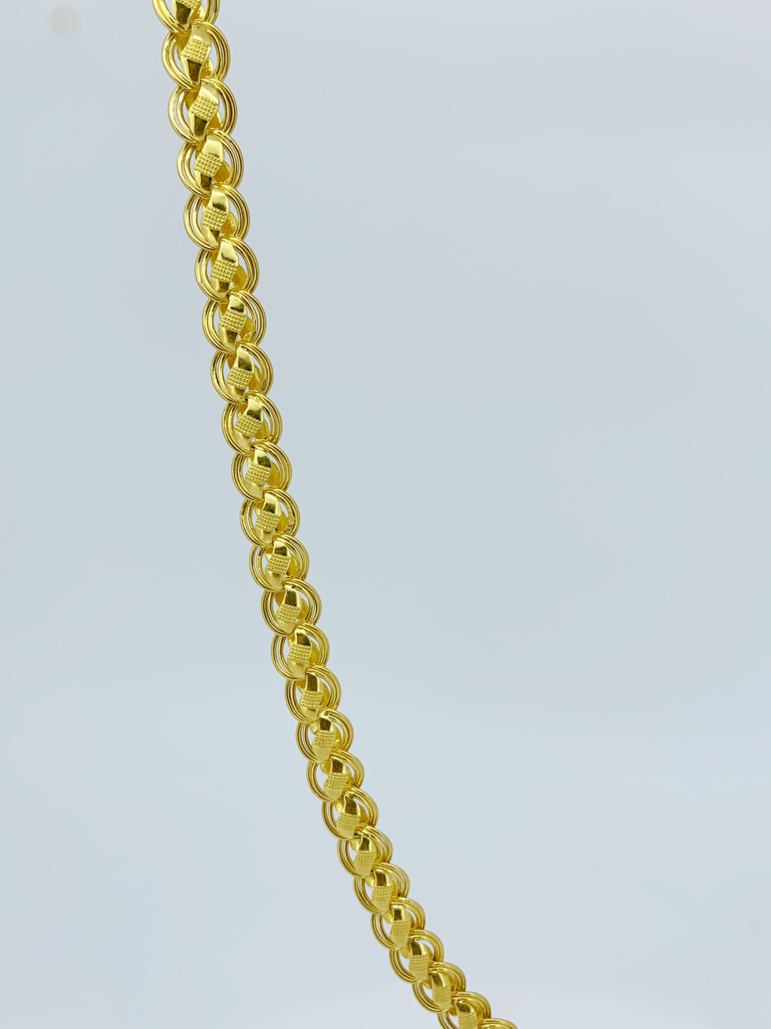 Elegant Wooven Link Gold Chain For Men - Image 3