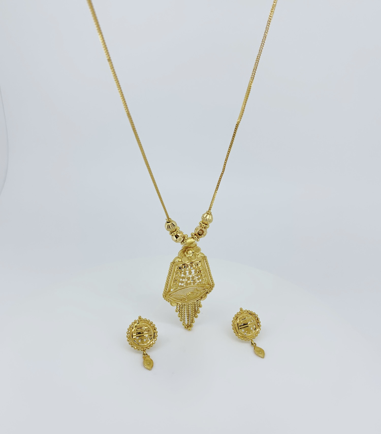 Royal Legacy 22K Gold Necklace Set - Image 2