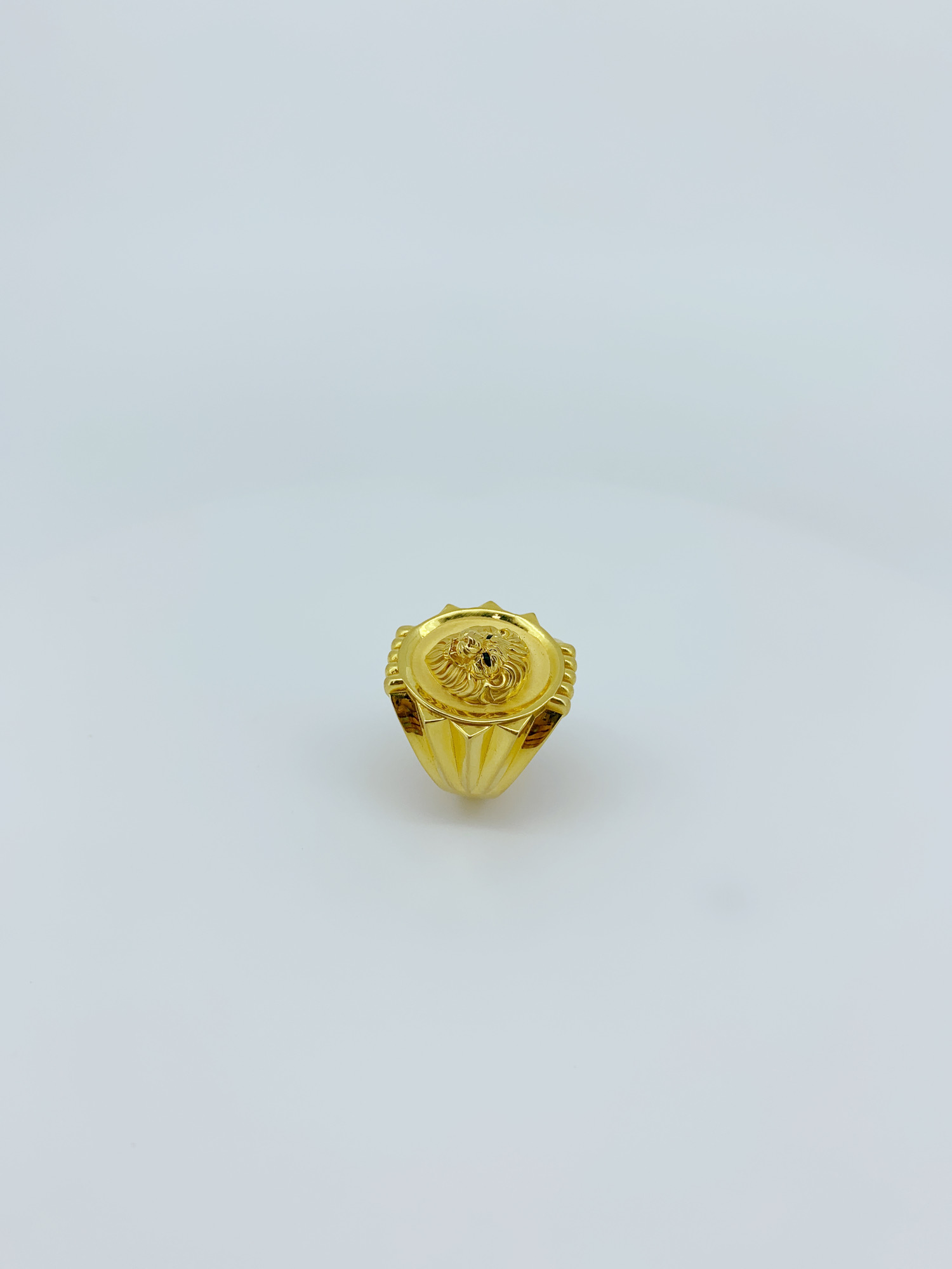 Majestic Loin Head Gold Ring For Men - Image 2
