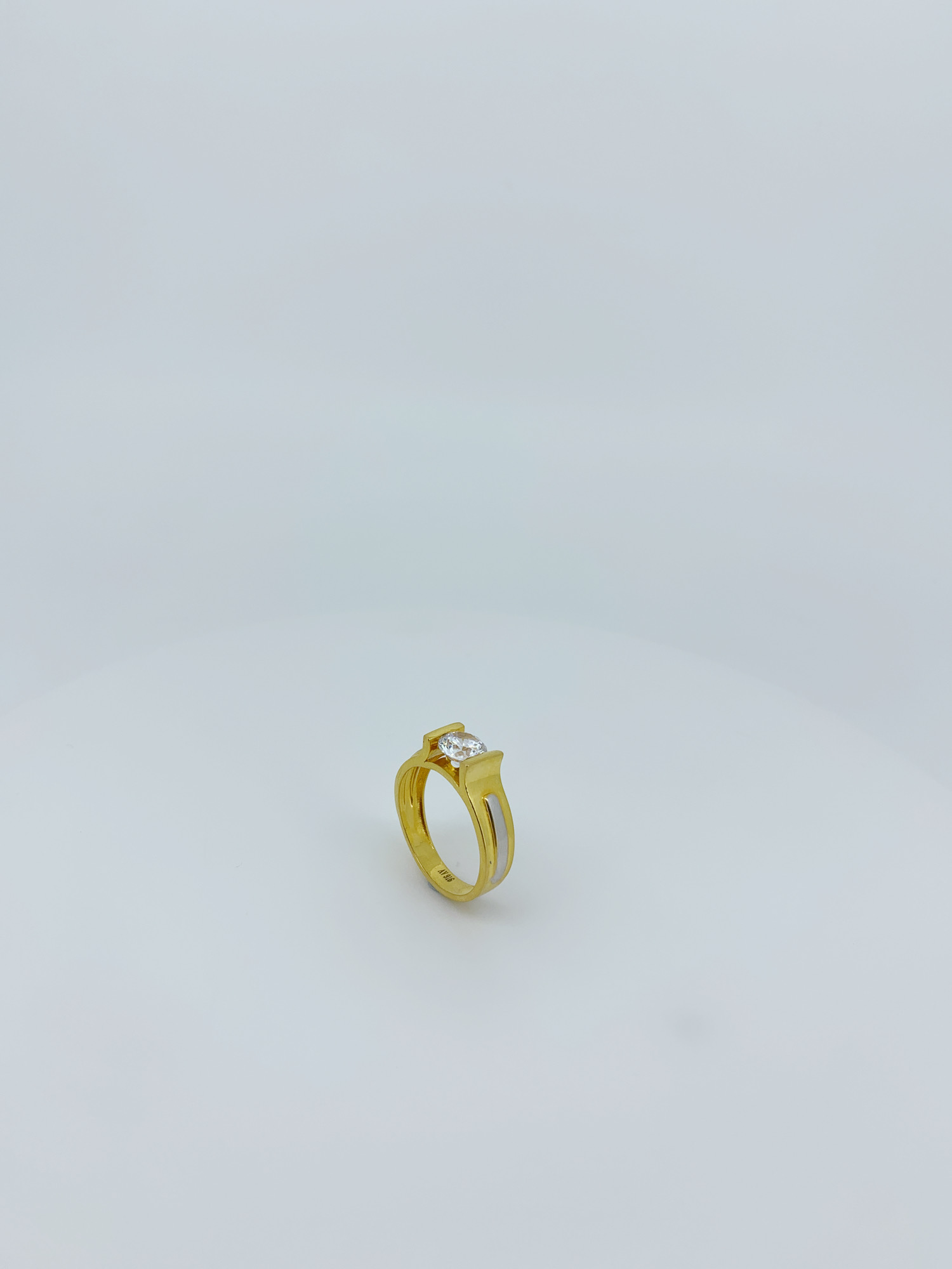 Classic Men Solitaire Pattern Gold Ring - Image 2