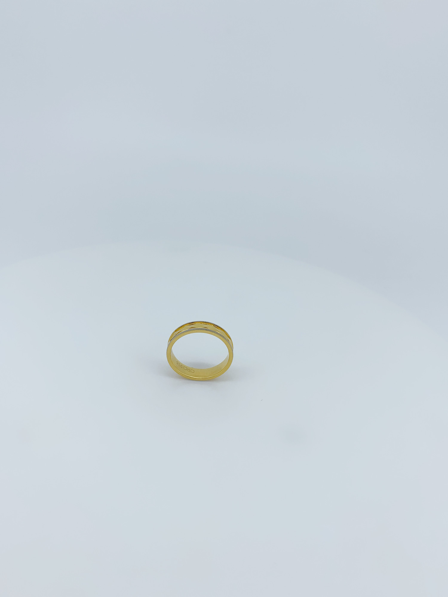 22K Classic Everyday Gold Band