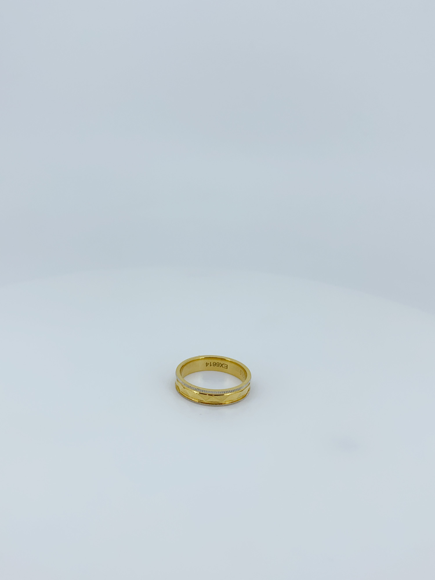 22K Classic Everyday Gold Band - Image 3