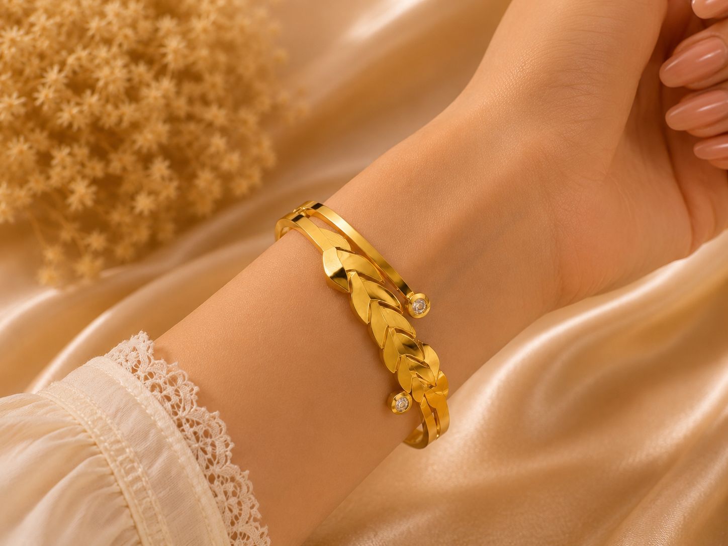 Golden Laurel bracelet - Image 2